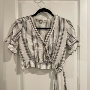 Short-Sleeved Striped Crop Top